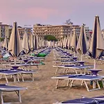 Cozy With Terrace In Daire
