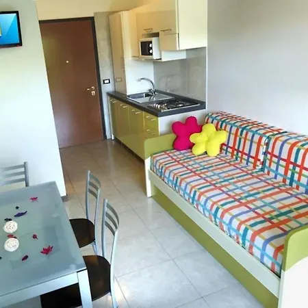 Cozy With Terrace In Daire
